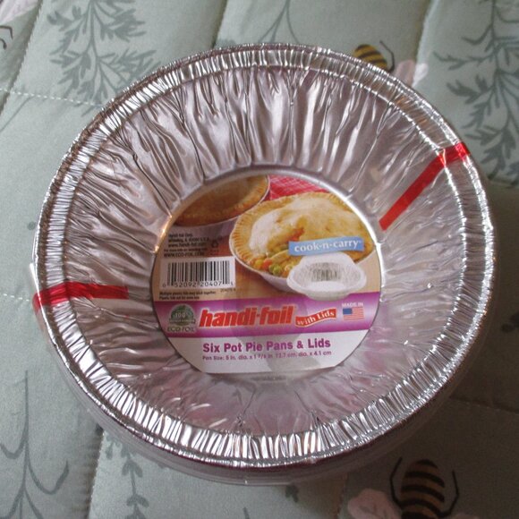 Pack of Six Handi-Foil with Lids Pot Pie Pans 5 1/2" Round NEW - Picture 1 of 2